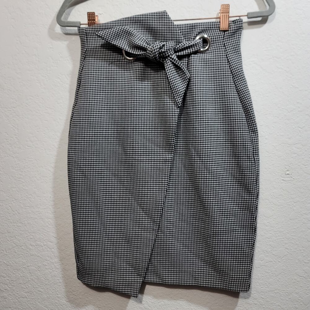 H&M Black White Houndstooth Asymmetric Tie Front Knit Pencil Skirt Size 6